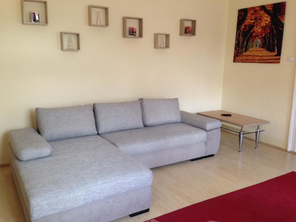 Péterfia Apartman Debrecen Esterno foto